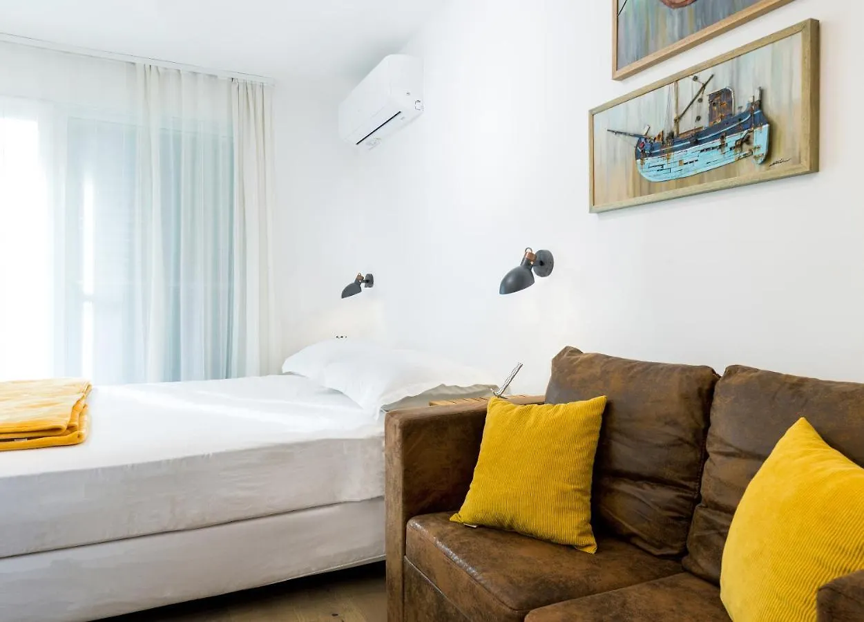 Zuzu Apartment Split